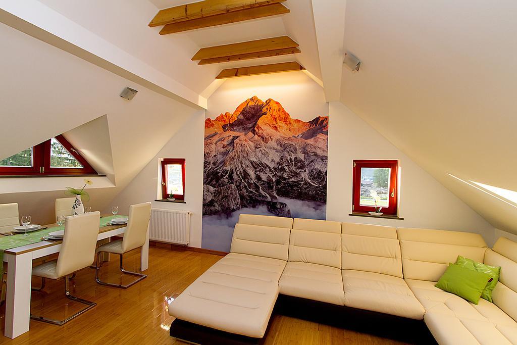 Bohinjskih 7 *